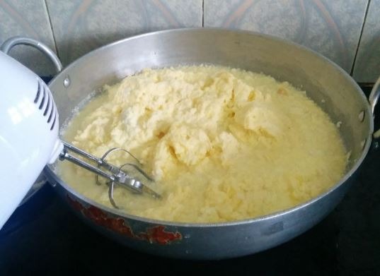 Cream-to-get-clarified-butter-home-made-Ghee