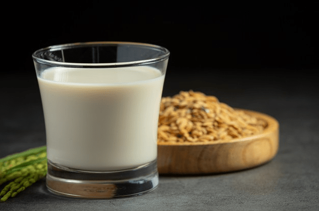Picture-of-a-glass-of-rice-milk